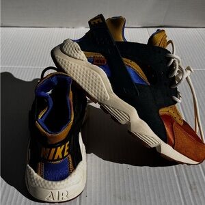 Nike Air Huarache ACG Inspired Campfire Orange shoe black, blue and gold Sz:8.5
